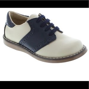 extra wide boys shoes